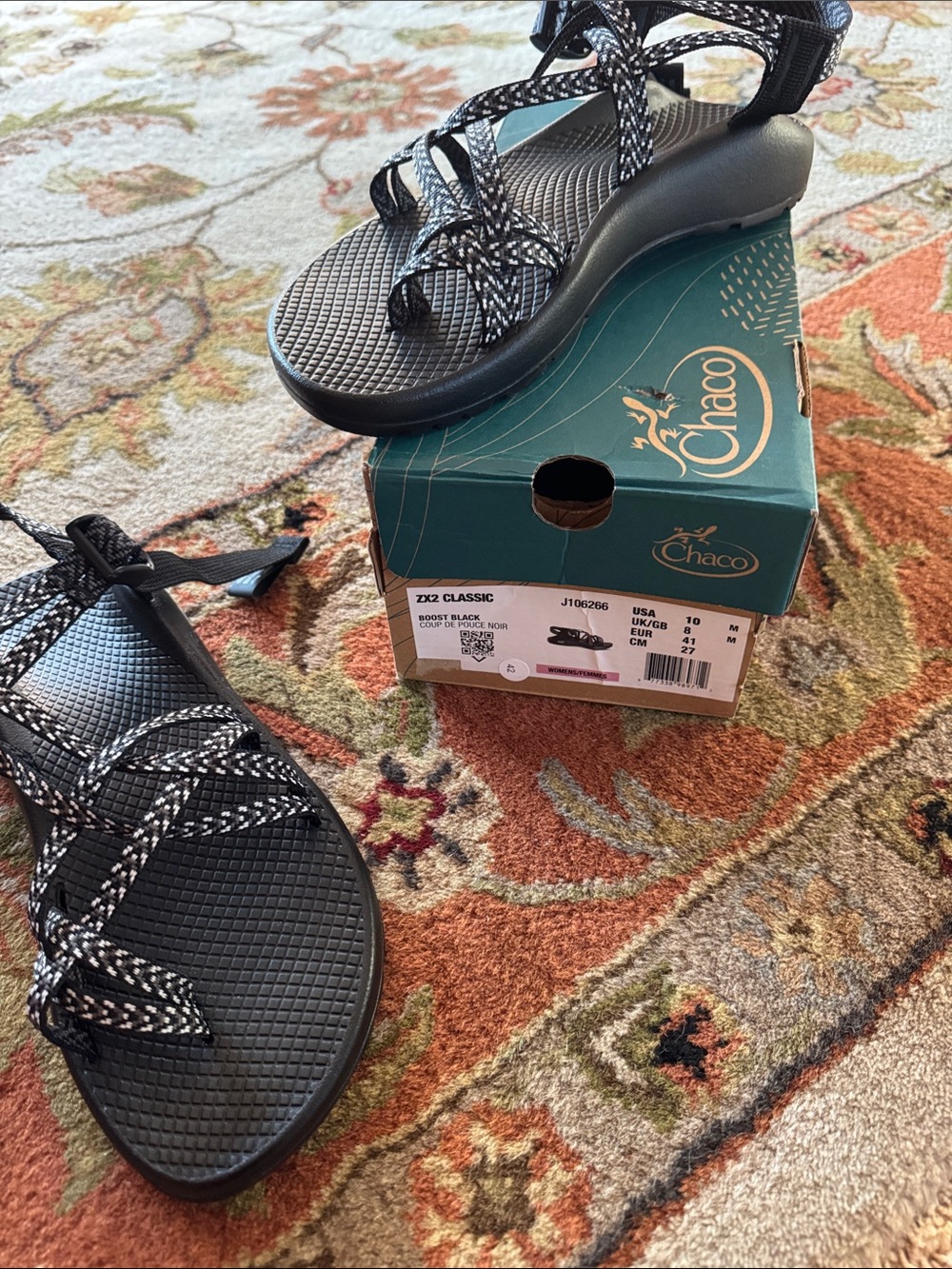 Chaco Z/2 Classic Women’s Black with White Pattern Straps